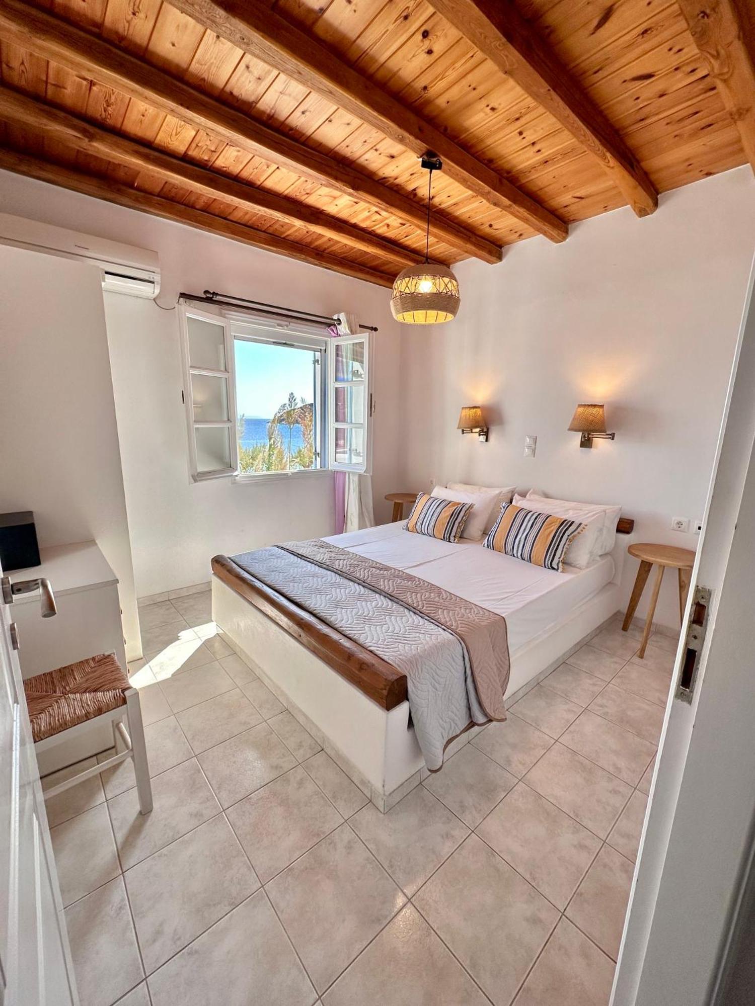 Galazio Seaside Apartments Livadakia Luaran gambar